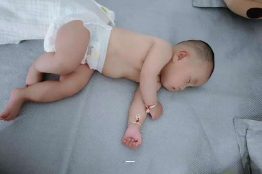 固安几个月宝宝开始长牙